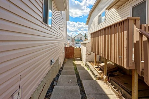 152 Harvest Gold Heights Ne, Calgary, AB - Outdoor