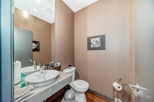206 Tuscany Ravine Close Nw, Calgary, AB - Indoor Photo Showing Bathroom
