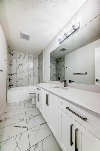 772 Edgefield Crescent, Strathmore, AB - Indoor Photo Showing Bathroom