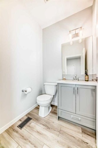 24 Royston Rise Nw, Calgary, AB - Indoor Photo Showing Bathroom