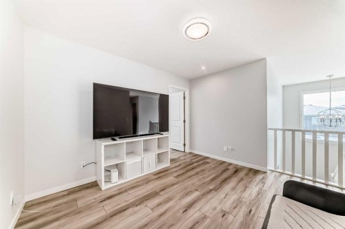 24 Royston Rise Nw, Calgary, AB - Indoor