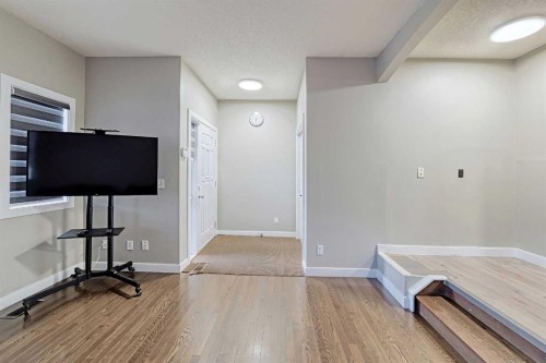 303 Saddlebrook Way Ne, Calgary, AB - Indoor