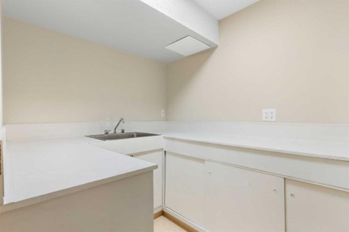 123 Glacier Drive Sw, Calgary, AB - Indoor