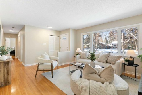 123 Glacier Drive Sw, Calgary, AB - Indoor Photo Showing Living Room