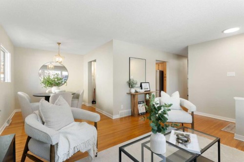 123 Glacier Drive Sw, Calgary, AB - Indoor Photo Showing Living Room