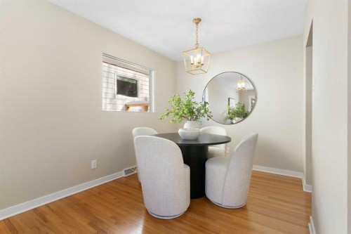 123 Glacier Drive Sw, Calgary, AB - Indoor Photo Showing Dining Room