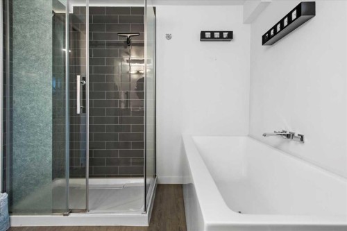 527 29 Street Nw, Calgary, AB - Indoor Photo Showing Bathroom