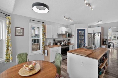 38 Canoe Circle Sw, Airdrie, AB - Indoor