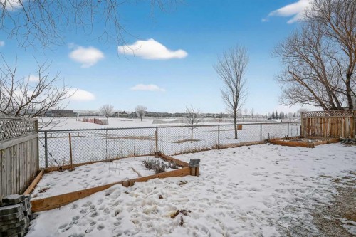 38 Canoe Circle Sw, Airdrie, AB - Outdoor