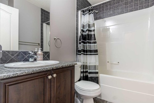 100 Silverado Plains View Sw, Calgary, AB - Indoor Photo Showing Bathroom