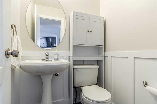 100 Silverado Plains View Sw, Calgary, AB - Indoor Photo Showing Bathroom