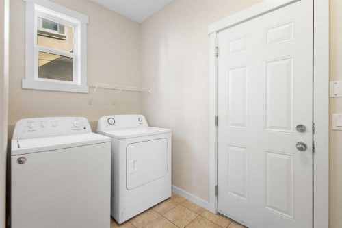 139 Coopers Hill Sw, Airdrie, AB - Indoor Photo Showing Laundry Room