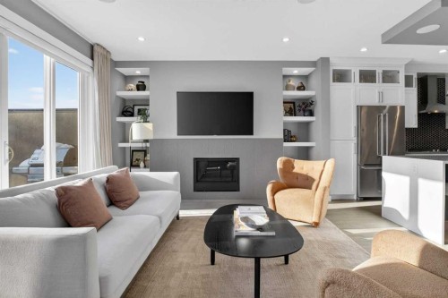 4909 21 Avenue Nw, Calgary, AB - Indoor Photo Showing Living Room