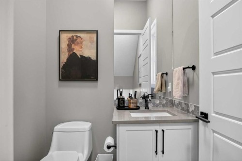 4909 21 Avenue Nw, Calgary, AB - Indoor Photo Showing Bathroom