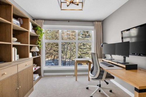 4909 21 Avenue Nw, Calgary, AB - Indoor Photo Showing Office