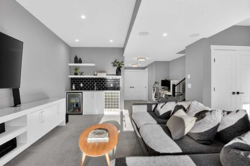 4909 21 Avenue Nw, Calgary, AB - Indoor