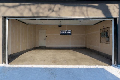 4909 21 Avenue Nw, Calgary, AB - 