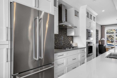 4909 21 Avenue Nw, Calgary, AB - Indoor Photo Showing Kitchen With Stainless Steel Kitchen With Upgraded Kitchen