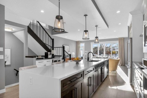 4909 21 Avenue Nw, Calgary, AB - Indoor Photo Showing Kitchen With Upgraded Kitchen