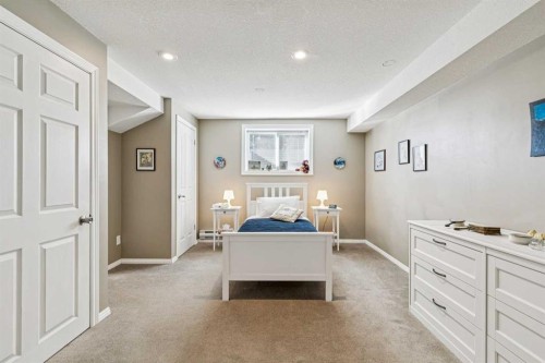 144 Waldron Avenue, Okotoks, AB - Indoor