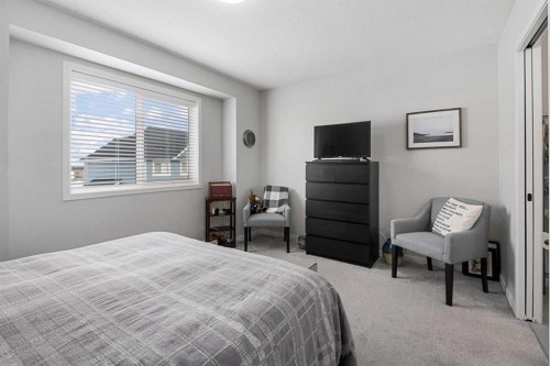 325 Copperstone Manor Se, Calgary, AB - Indoor Photo Showing Bedroom