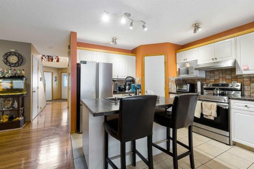 332 Harvest Hills Drive Ne, Calgary, AB - Indoor Photo Showing Kitchen