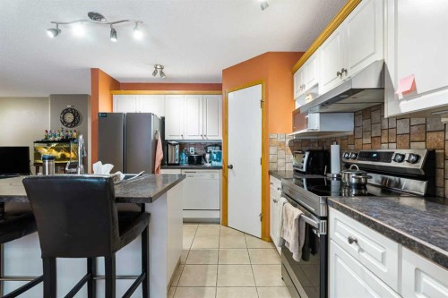 332 Harvest Hills Drive Ne, Calgary, AB - Indoor Photo Showing Kitchen