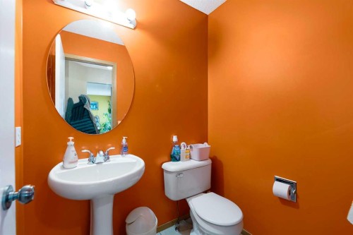 332 Harvest Hills Drive Ne, Calgary, AB - Indoor Photo Showing Bathroom
