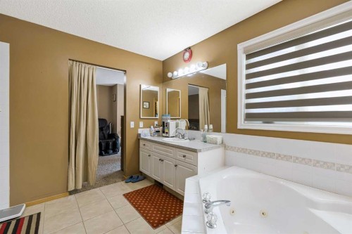 332 Harvest Hills Drive Ne, Calgary, AB - Indoor Photo Showing Bathroom