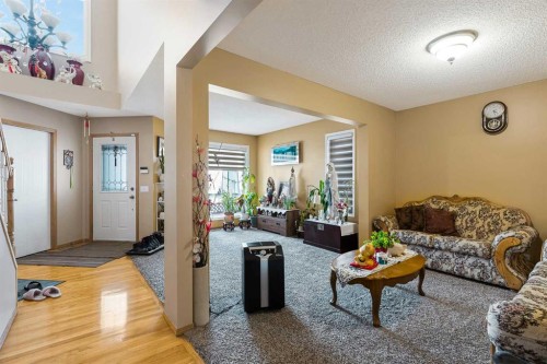 332 Harvest Hills Drive Ne, Calgary, AB - Indoor