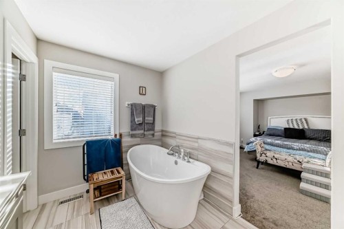 477 Legacy Boulevard Se, Calgary, AB - Indoor Photo Showing Bathroom