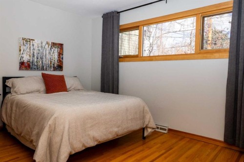 80 Westover Drive Sw, Calgary, AB - Indoor Photo Showing Bedroom