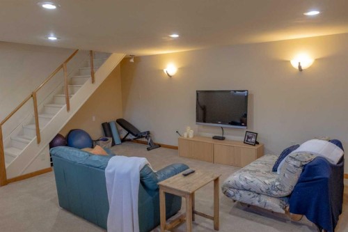 80 Westover Drive Sw, Calgary, AB - Indoor