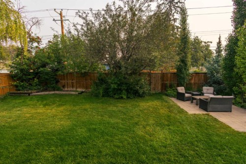 80 Westover Drive Sw, Calgary, AB - Outdoor With Backyard