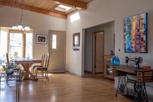 80 Westover Drive Sw, Calgary, AB - Indoor Photo Showing Dining Room