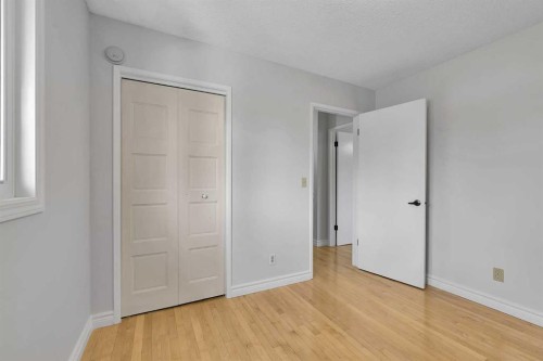 815 Woodpark Way Sw, Calgary, AB - Indoor Photo Showing Other Room