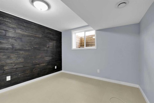 815 Woodpark Way Sw, Calgary, AB - Indoor Photo Showing Other Room
