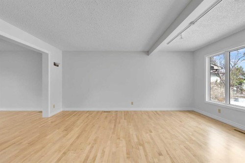 815 Woodpark Way Sw, Calgary, AB - Indoor Photo Showing Other Room