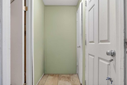 3204 Riel Place Se, Calgary, AB - Indoor