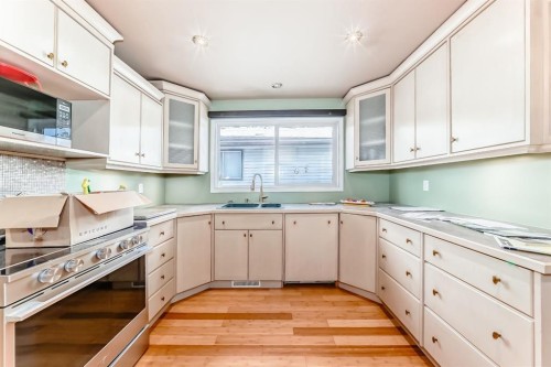 274 Templeview Way Ne, Calgary, AB - Indoor Photo Showing Kitchen