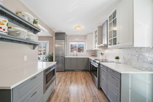 132 Shawcliffe Circle Sw, Calgary, AB - Indoor Photo Showing Kitchen With Upgraded Kitchen