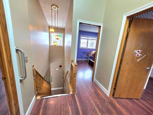 52 Sunvale Mews Se, Calgary, AB - Indoor Photo Showing Other Room