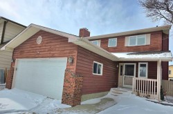 52 Sunvale Mews SE Calgary, AB T2X 2P4