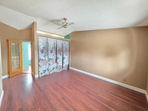 52 Sunvale Mews Se, Calgary, AB - Indoor Photo Showing Other Room