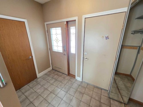 52 Sunvale Mews Se, Calgary, AB - Indoor Photo Showing Other Room