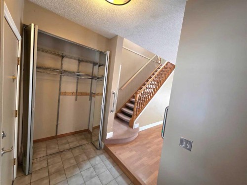 52 Sunvale Mews Se, Calgary, AB - Indoor Photo Showing Other Room