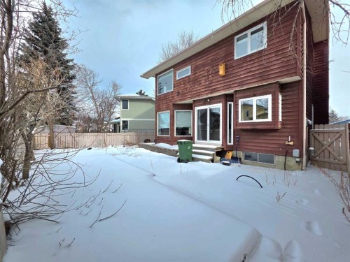 52 Sunvale Mews Se, Calgary, AB - Outdoor