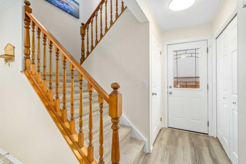 43 Millrise Crescent Sw, Calgary, AB - Indoor Photo Showing Other Room