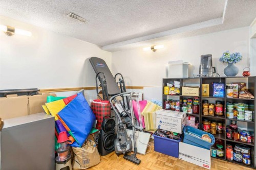 43 Millrise Crescent Sw, Calgary, AB - Indoor