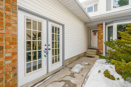 43 Millrise Crescent Sw, Calgary, AB - Outdoor With Deck Patio Veranda